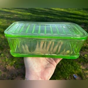 Uranium Vibrant Green Glass Rectangular Trinket Box